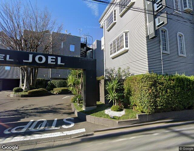 JOEL 左側からの外観
