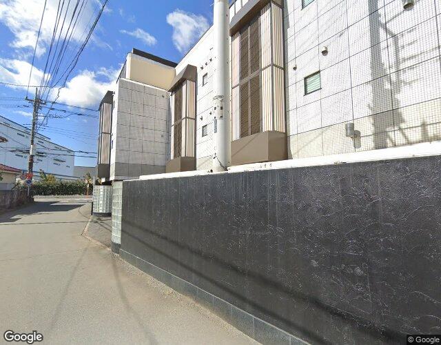 R-PLUS日高（旧 ホテル OXY） 左側からの外観
