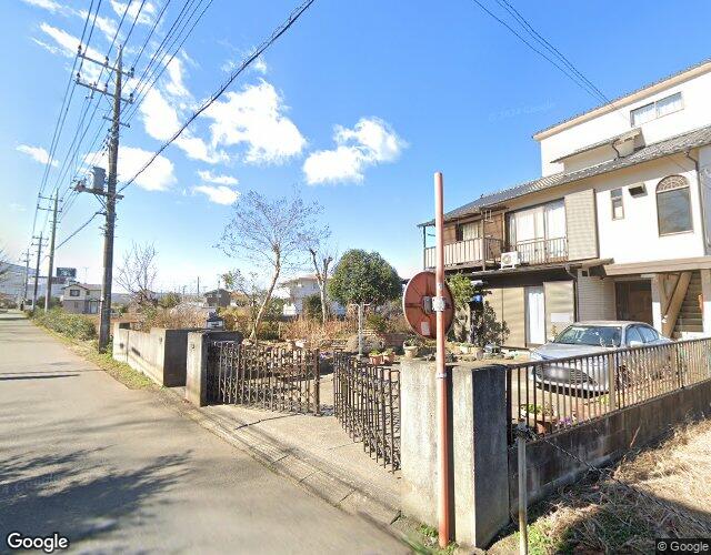 春秋 左側からの外観