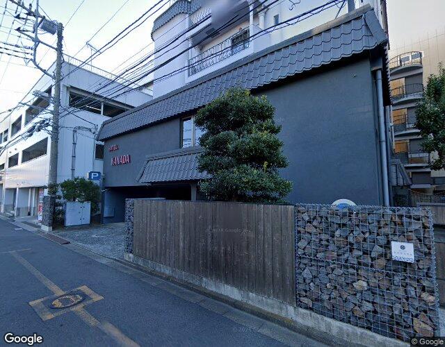 HOTEL KANADA（ホテルカナダ） 右側からの外観