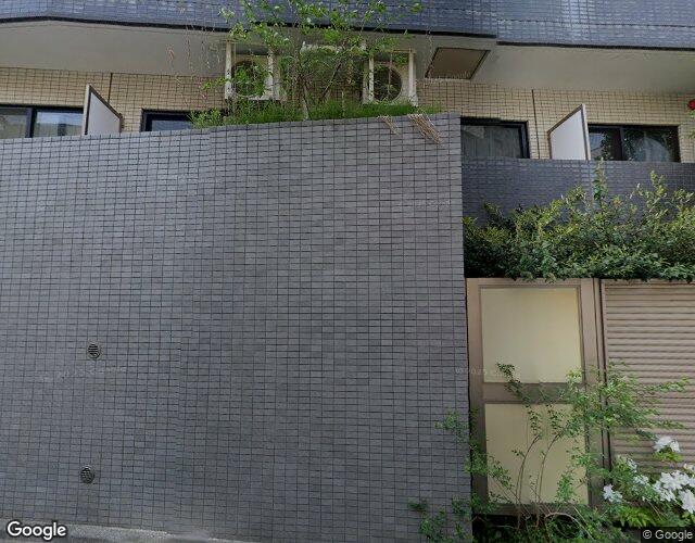ラフェスタ国分寺 左側からの外観