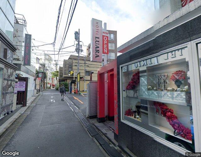 HOTEL LUARA 左側からの外観