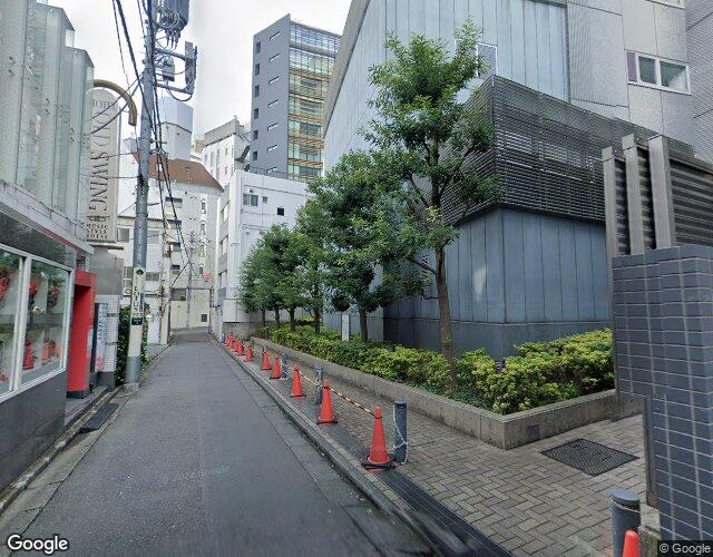 HOTEL LUARA 右側からの外観