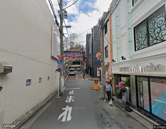 ホテル Blanche 右側からの外観