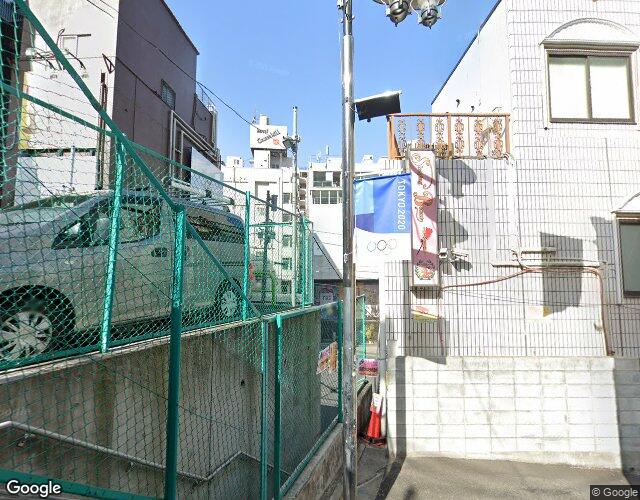 サンエイト 左側からの外観
