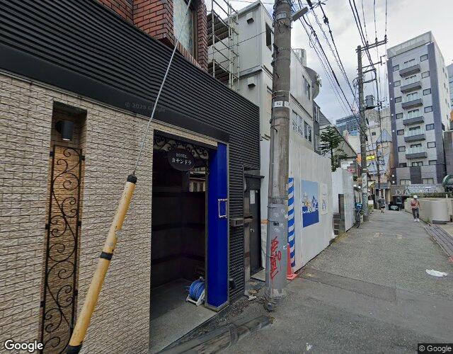 カサンドラ 右側からの外観