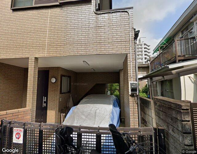 リオン 左側からの外観