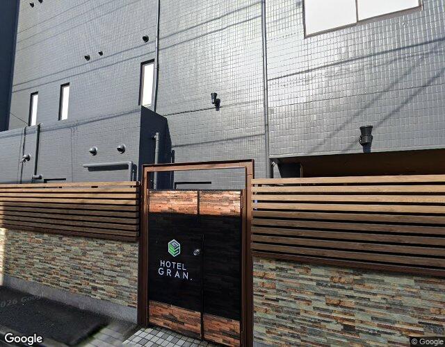 HOTEL GRAN. 昭島店 左側からの外観