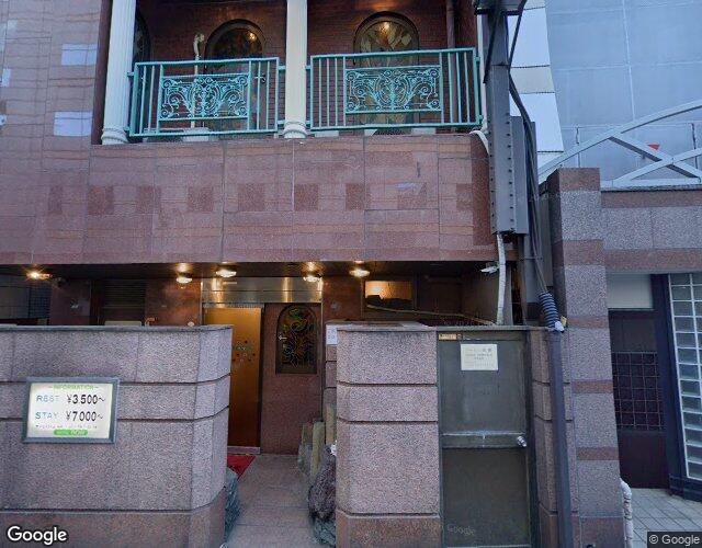 ボン 左側からの外観
