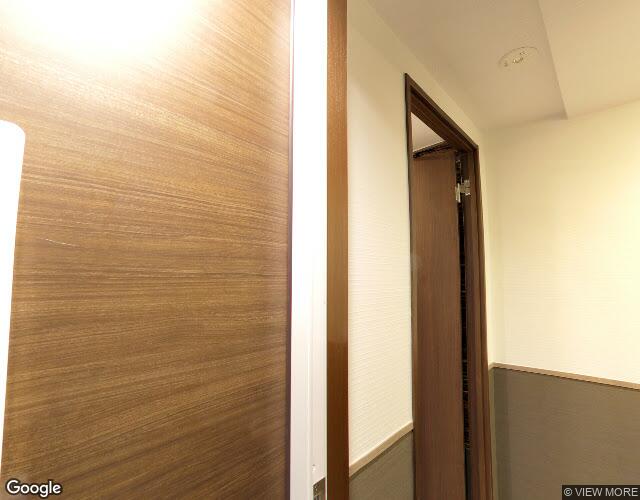 ホテルプティバリ東新宿店 左側からの外観