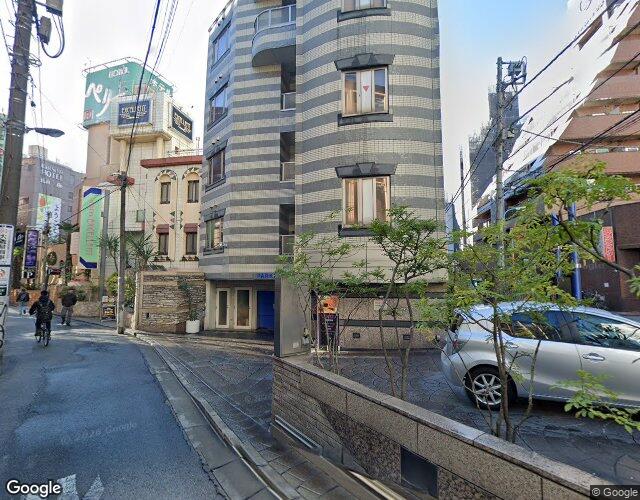 SENSE東京【スリースターグループ】 裏側からの外観
