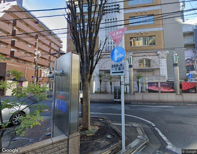 SENSE東京【スリースターグループ】 左側からの外観