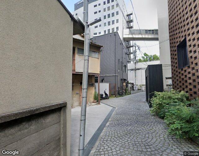 ゆたか 右側からの外観