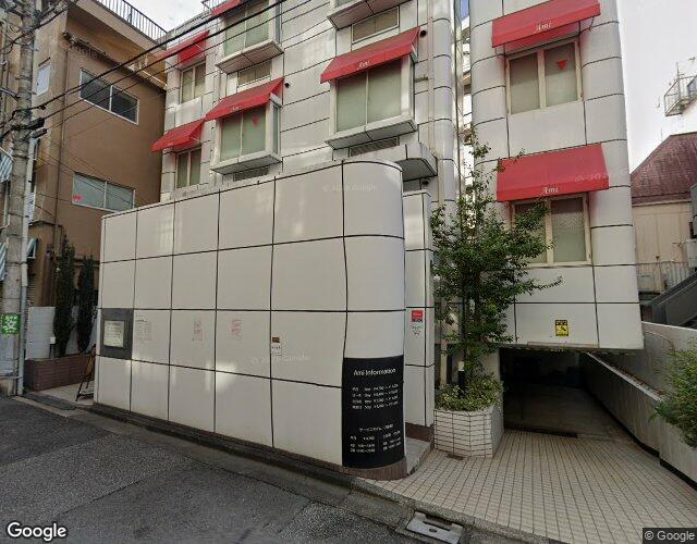 ホテル Ami 右側からの外観
