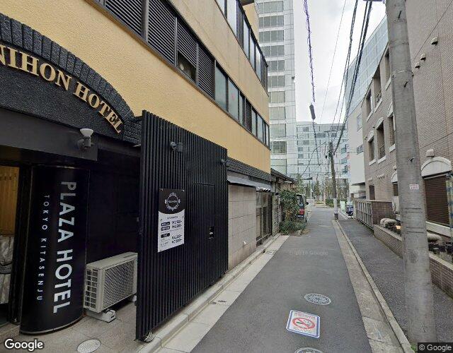 新日本ホテル北千住店 右側からの外観