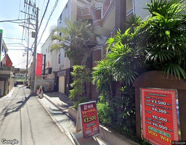 アムール 左側からの外観