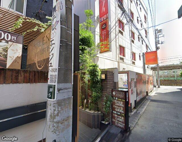 ホテル バリバリ 鶯谷 裏側からの外観