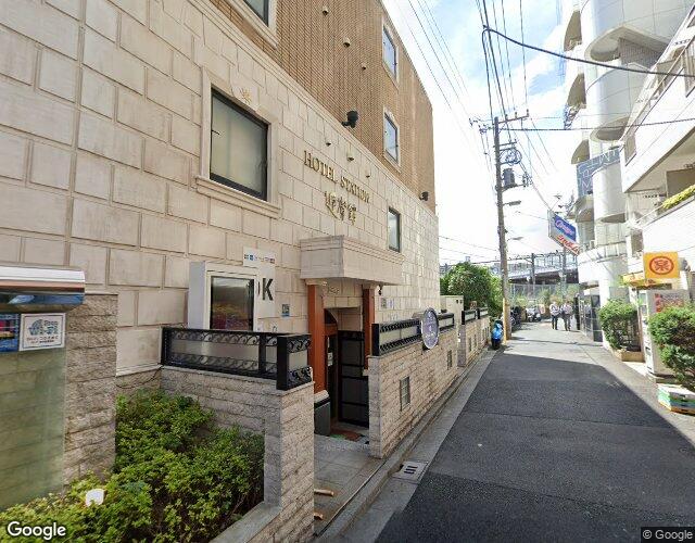 ステーション七番館 左側からの外観
