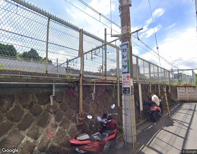 ステーション エルマー 左側からの外観