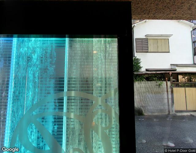 P-DOOR GOLD 裏側からの外観