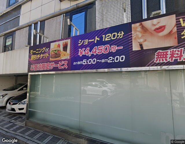 ニューシーズ鶯谷 左側からの外観