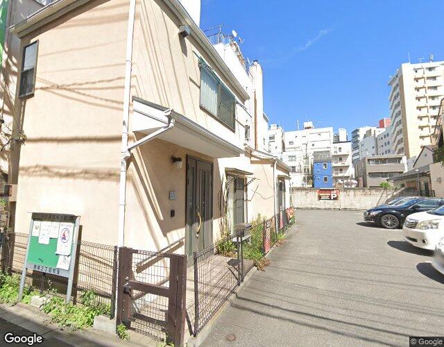 ニューシーズ鶯谷 右側からの外観