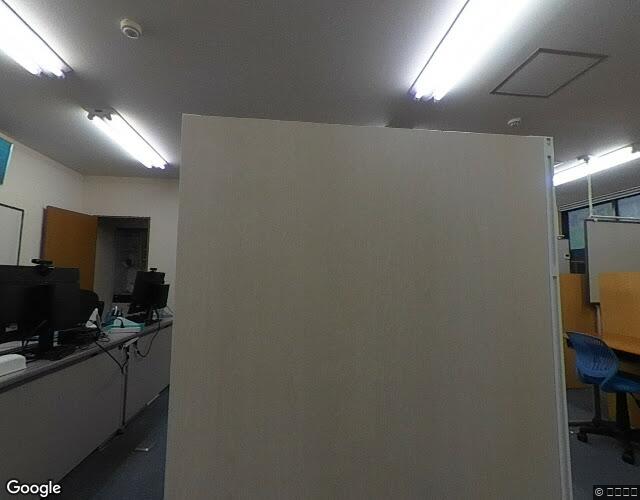 フロンティア 裏側からの外観