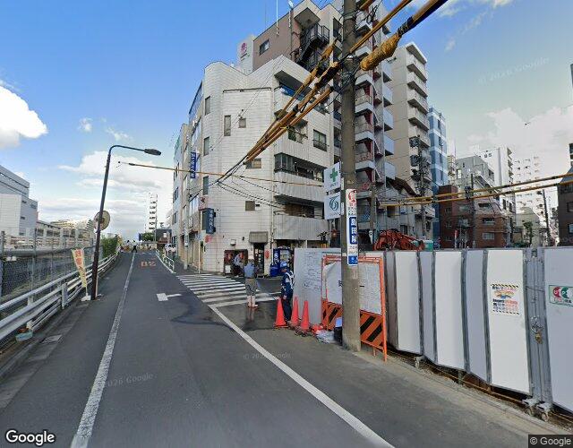 シャトーすがも 右側からの外観