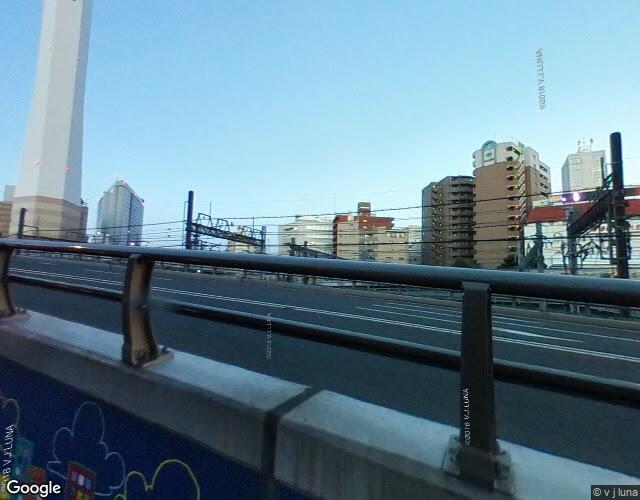 HOTEL VARKIN 右側からの外観