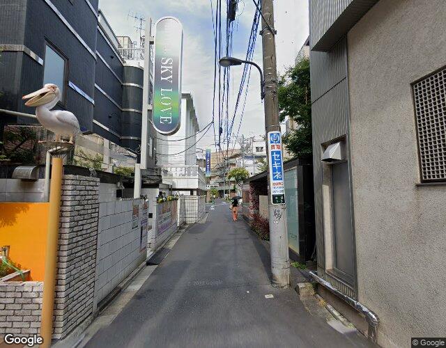THE ATTA（ジ アッタ） 右側からの外観