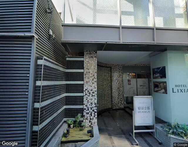 エリアス池袋 左側からの外観