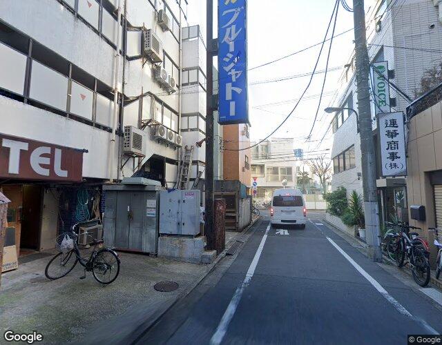 ブルーシャトー 左側からの外観