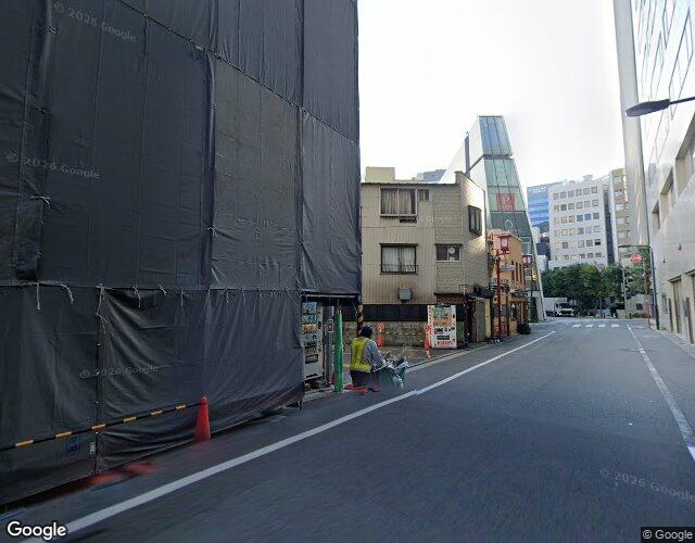 ナポリ 右側からの外観