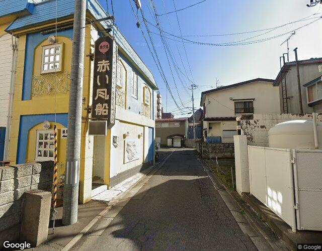 DIVA 右側からの外観