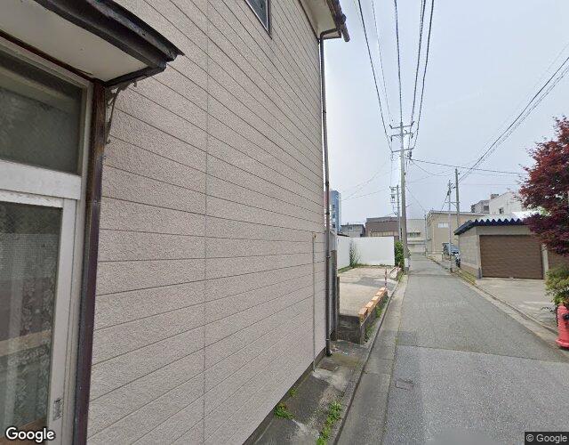 Pinkのおもち 左側からの外観