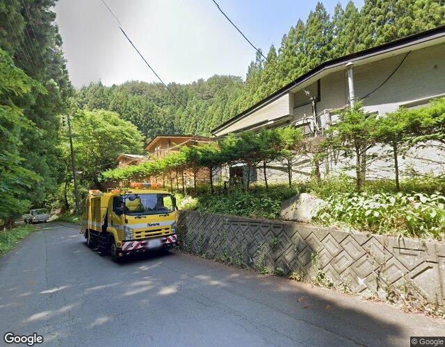 ホテル さざなみ 左側からの外観