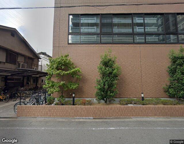 ゴールドエンペラー 右側からの外観