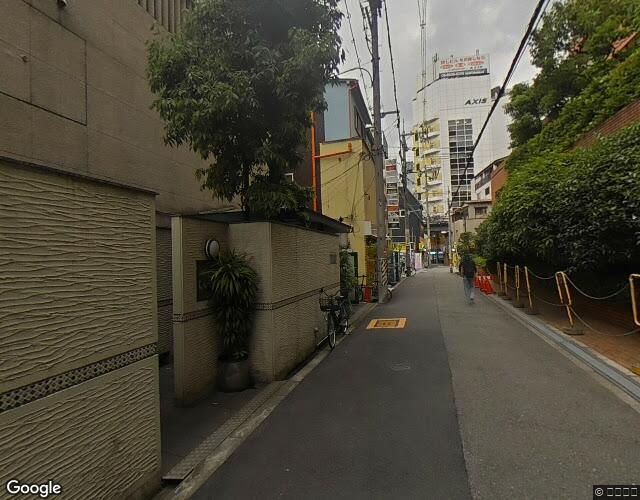 COCO 梅田 左側からの外観