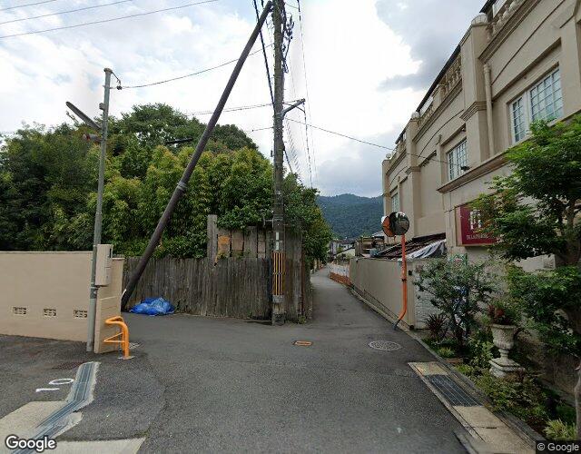 HOTEL DE LA PIERRE 右側からの外観