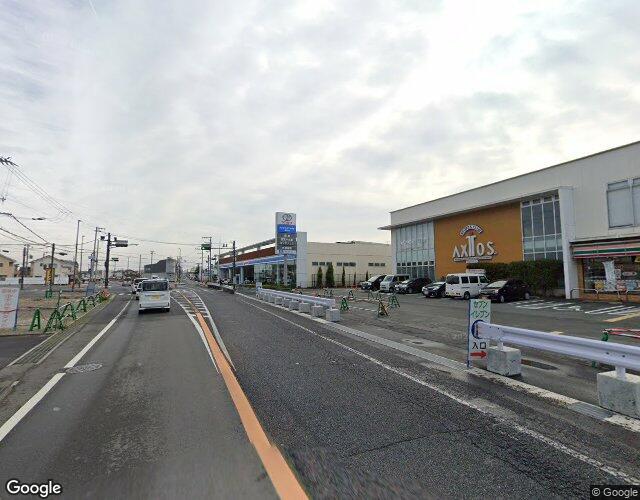 サムタイム 右側からの外観