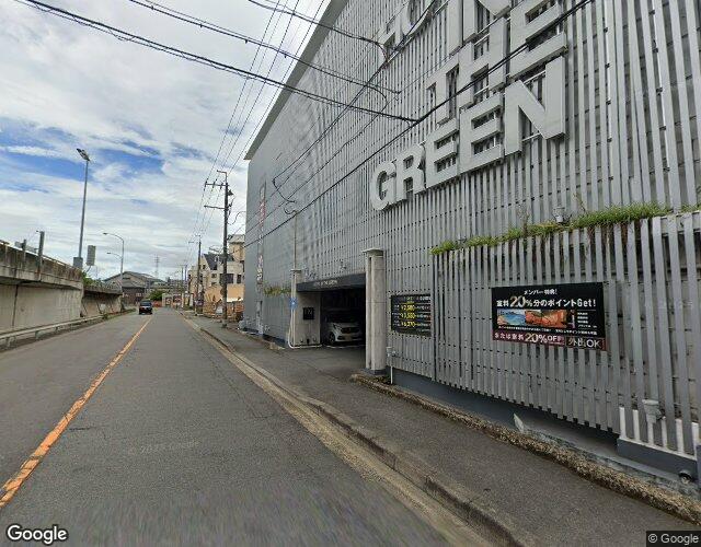 ホテル IN THE GREEN 右側からの外観