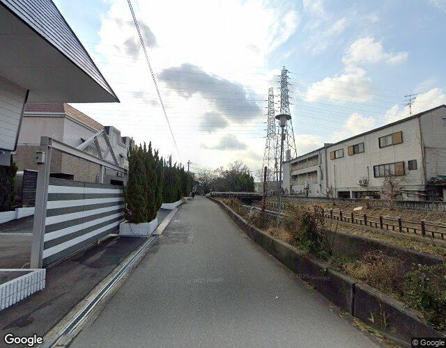 SHASHA（大東店） 裏側からの外観