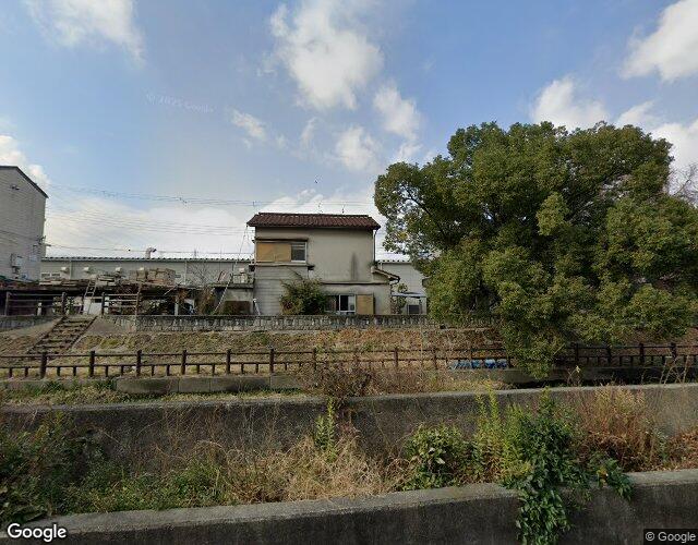 SHASHA（大東店） 左側からの外観