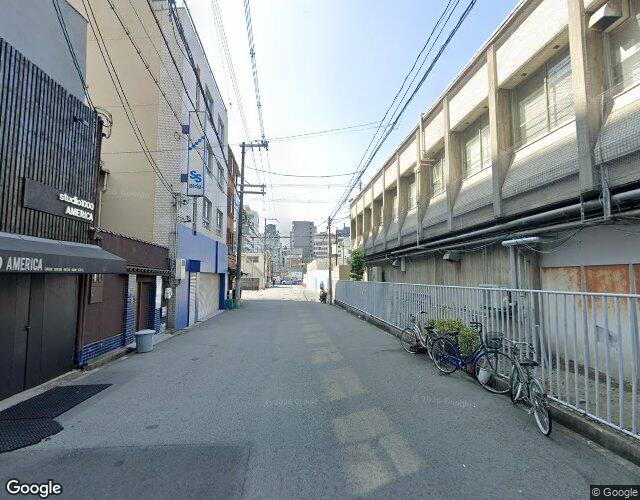 Xenia梅田店 裏側からの外観
