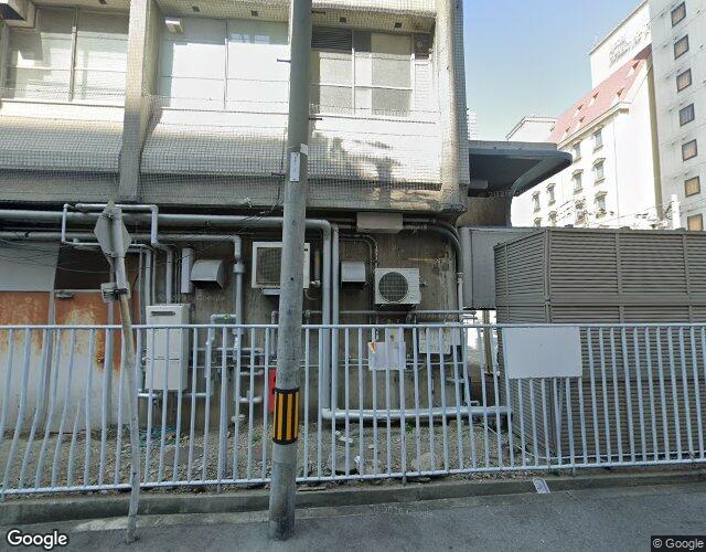 Xenia梅田店 左側からの外観