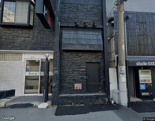 Xenia梅田店 右側からの外観