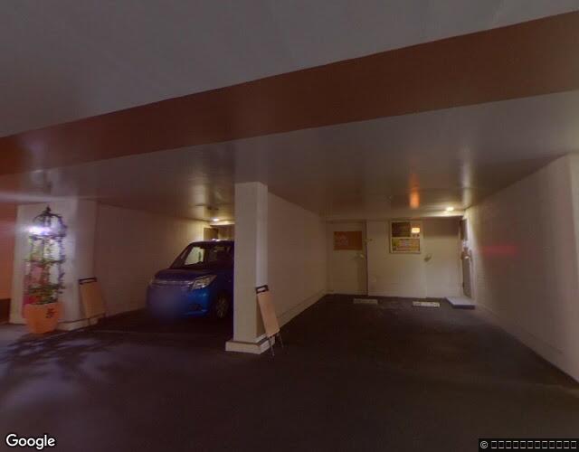 HOTEL Satis（和泉） 左側からの外観