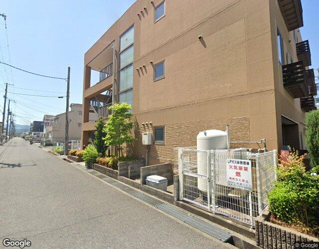 もしもしピエロ　岸和田店 裏側からの外観