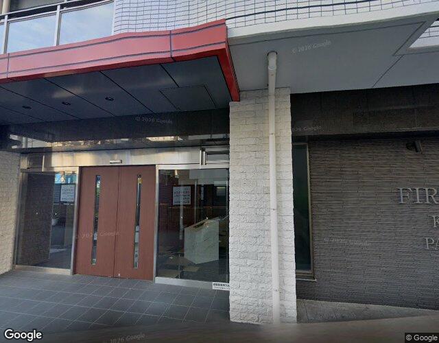 ロイヤル（京橋店） 右側からの外観