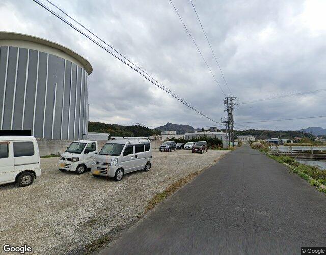 WOW 裏側からの外観